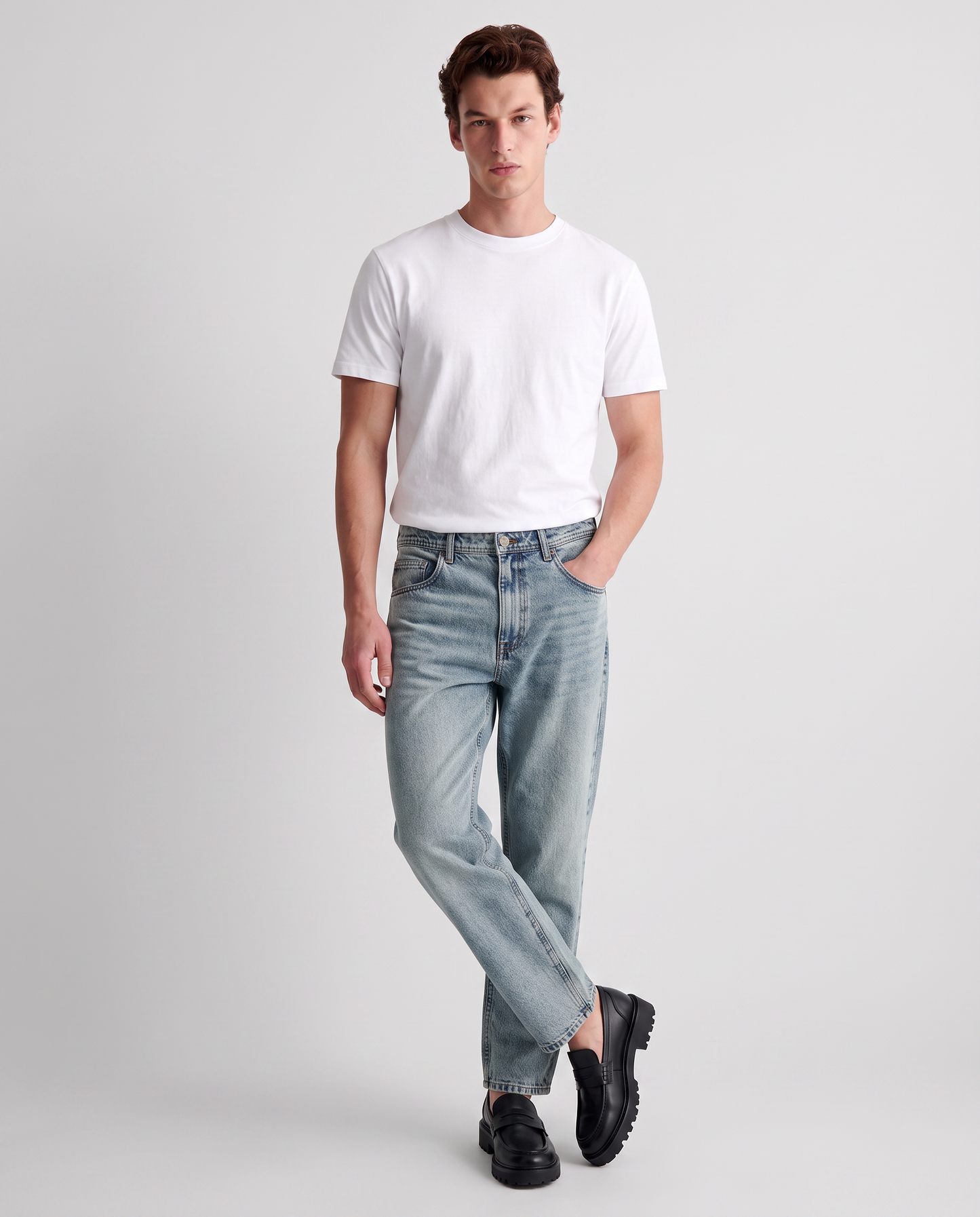 JEANS STRAIGHT FIT in denim slavato - Denim