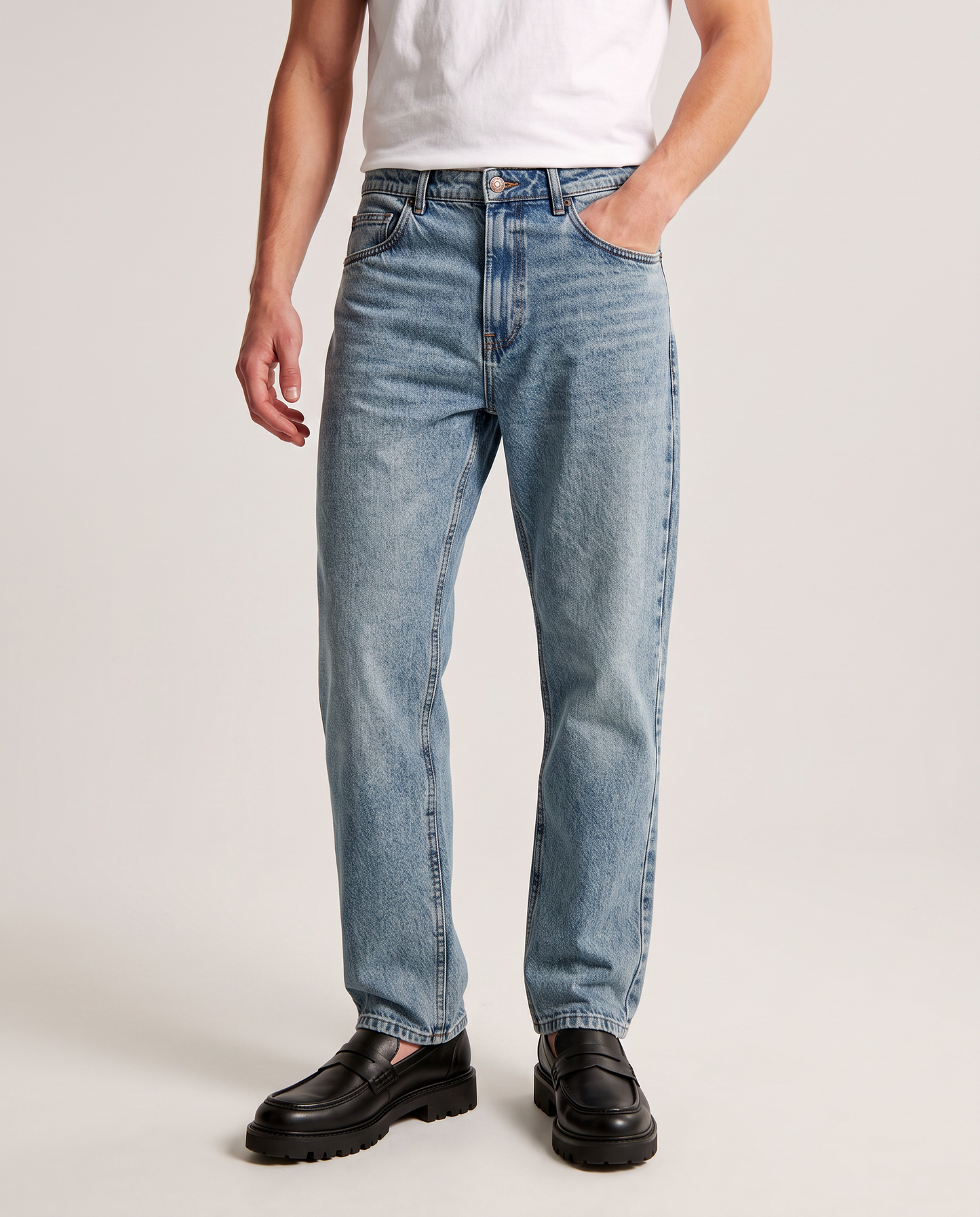 JEANS STRAIGHT FIT in denim slavato - Denim