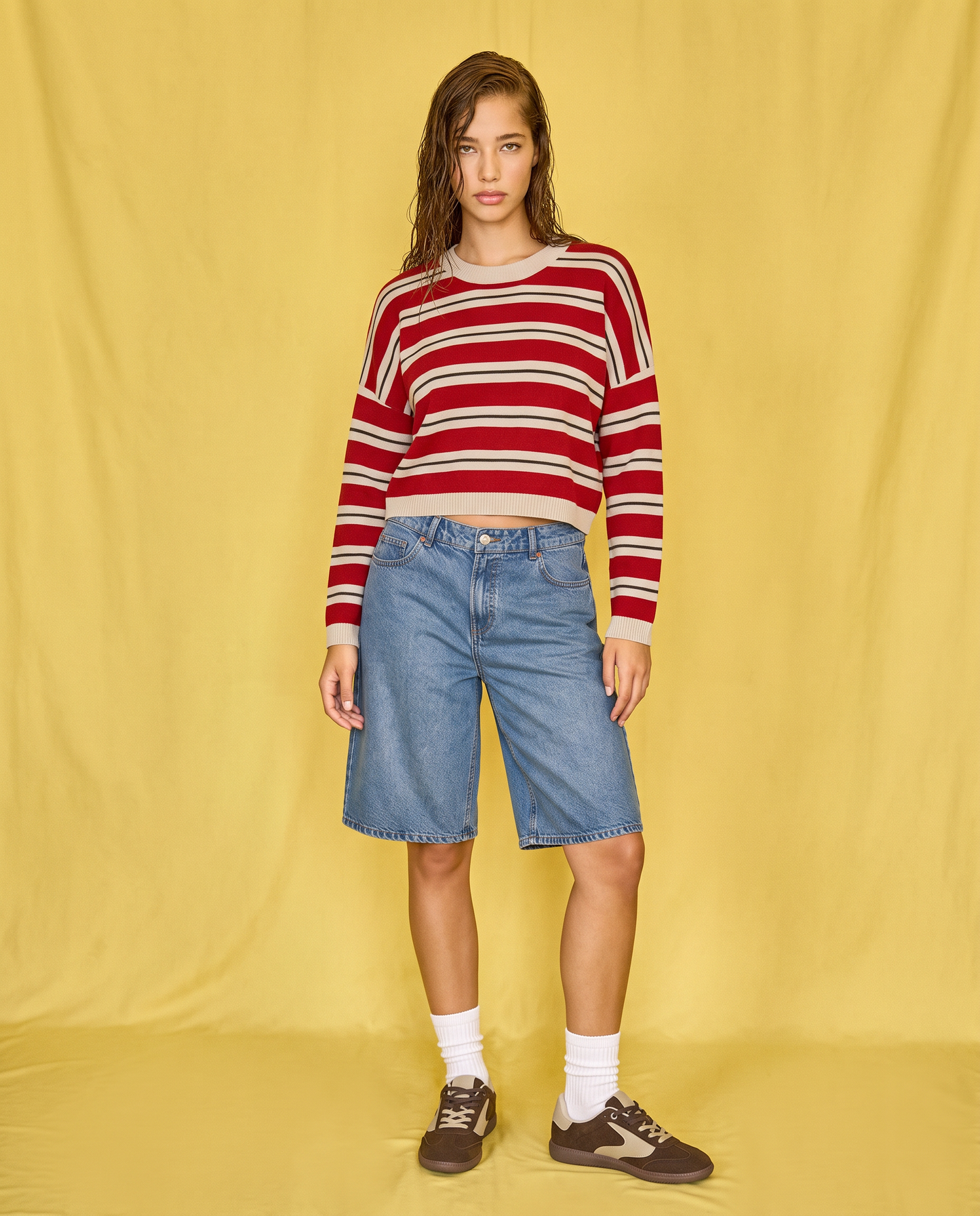 Stylish T-shirt crop top - 