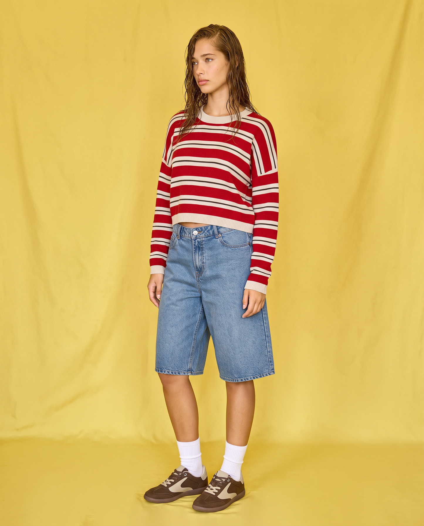 Stylish T-shirt crop top - 