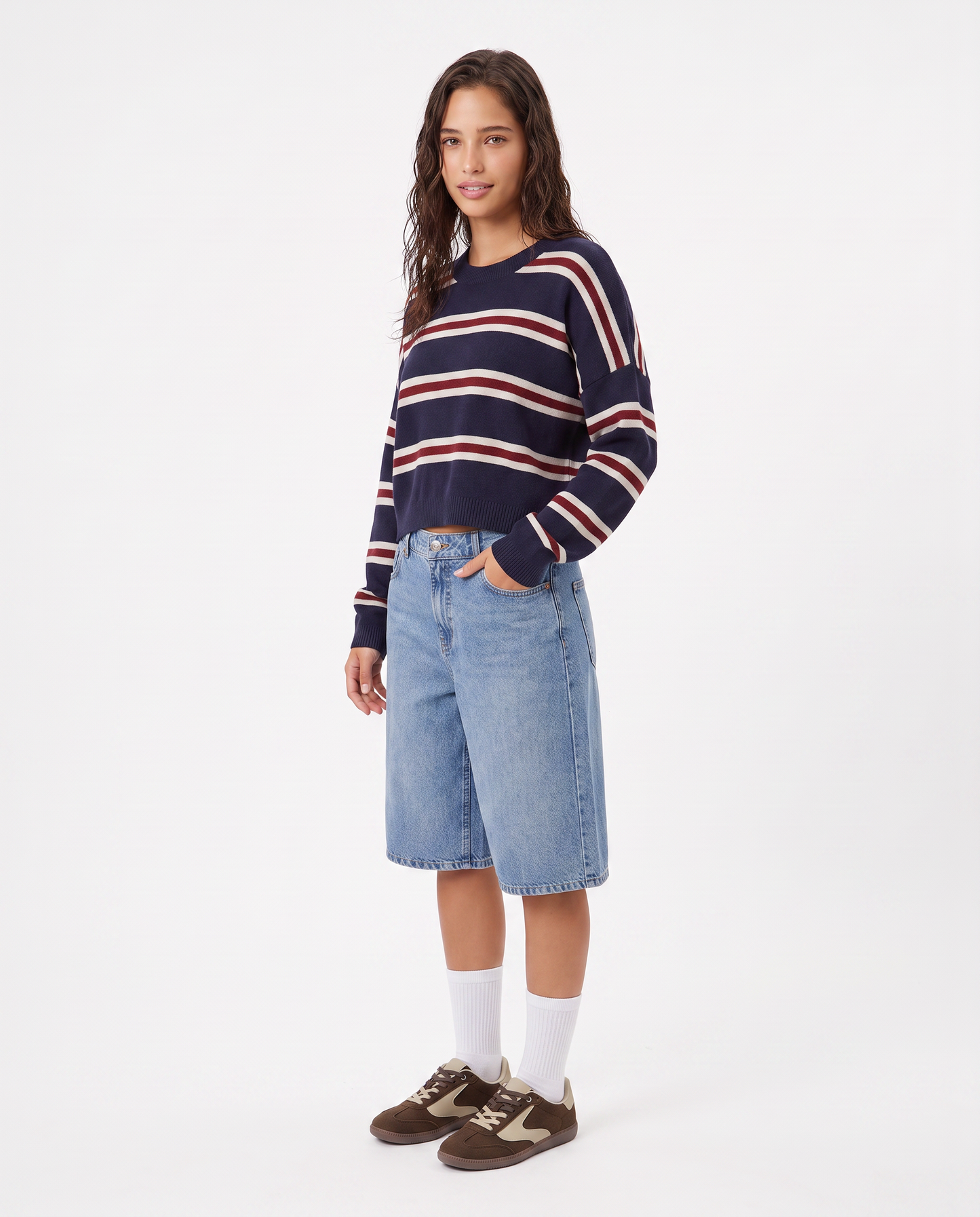 Maglia crop con manica a T stylish - var 3