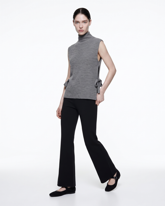 Sleeveless turtleneck sweater with bow - Grey
