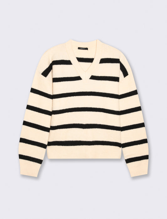 Elegant and versatile V-neck pullover - 
