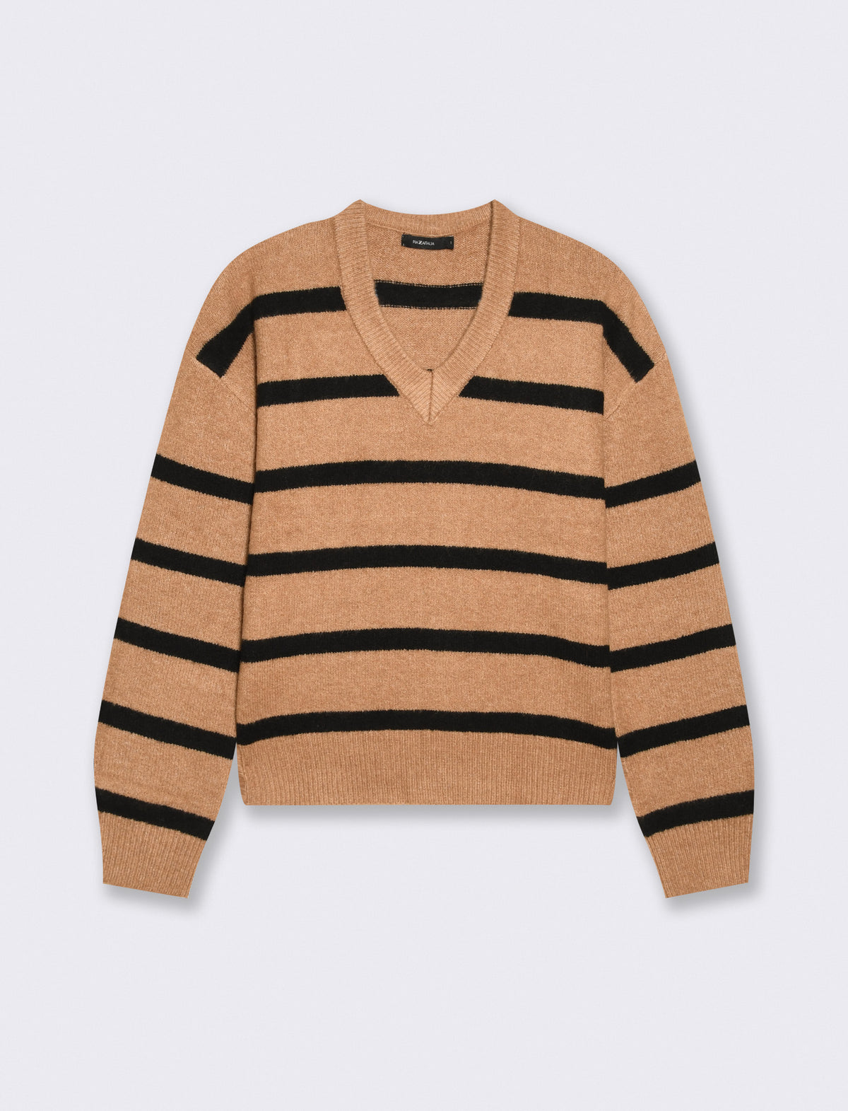 Elegant and versatile V-neck pullover - 
