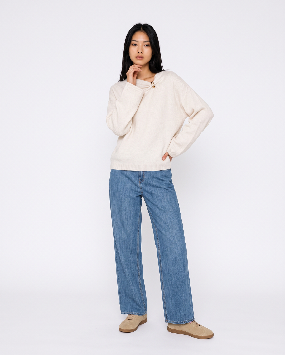 Pullover con scollo e dettaglio gioiello - Avorio