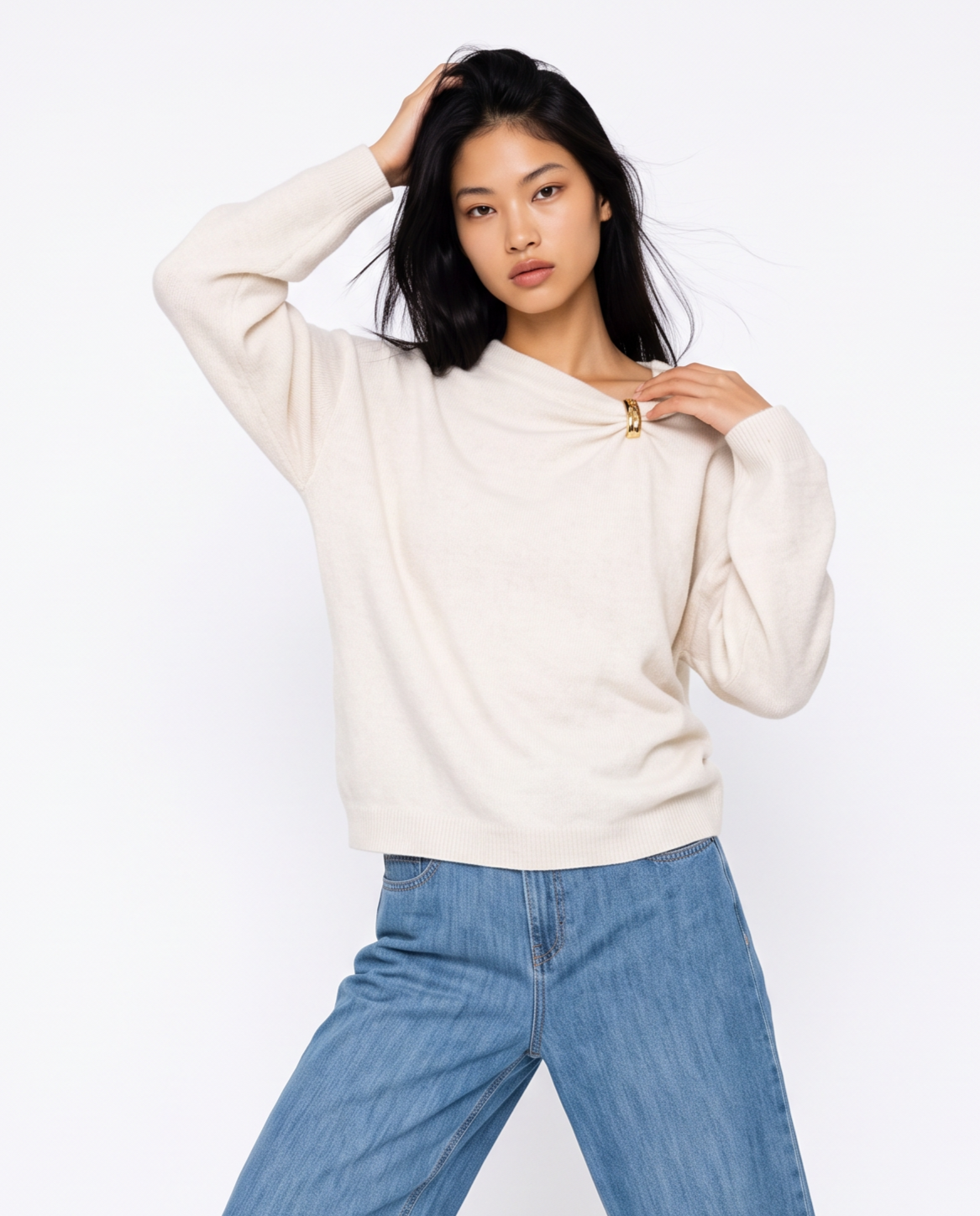 Pullover con scollo e dettaglio gioiello - Avorio