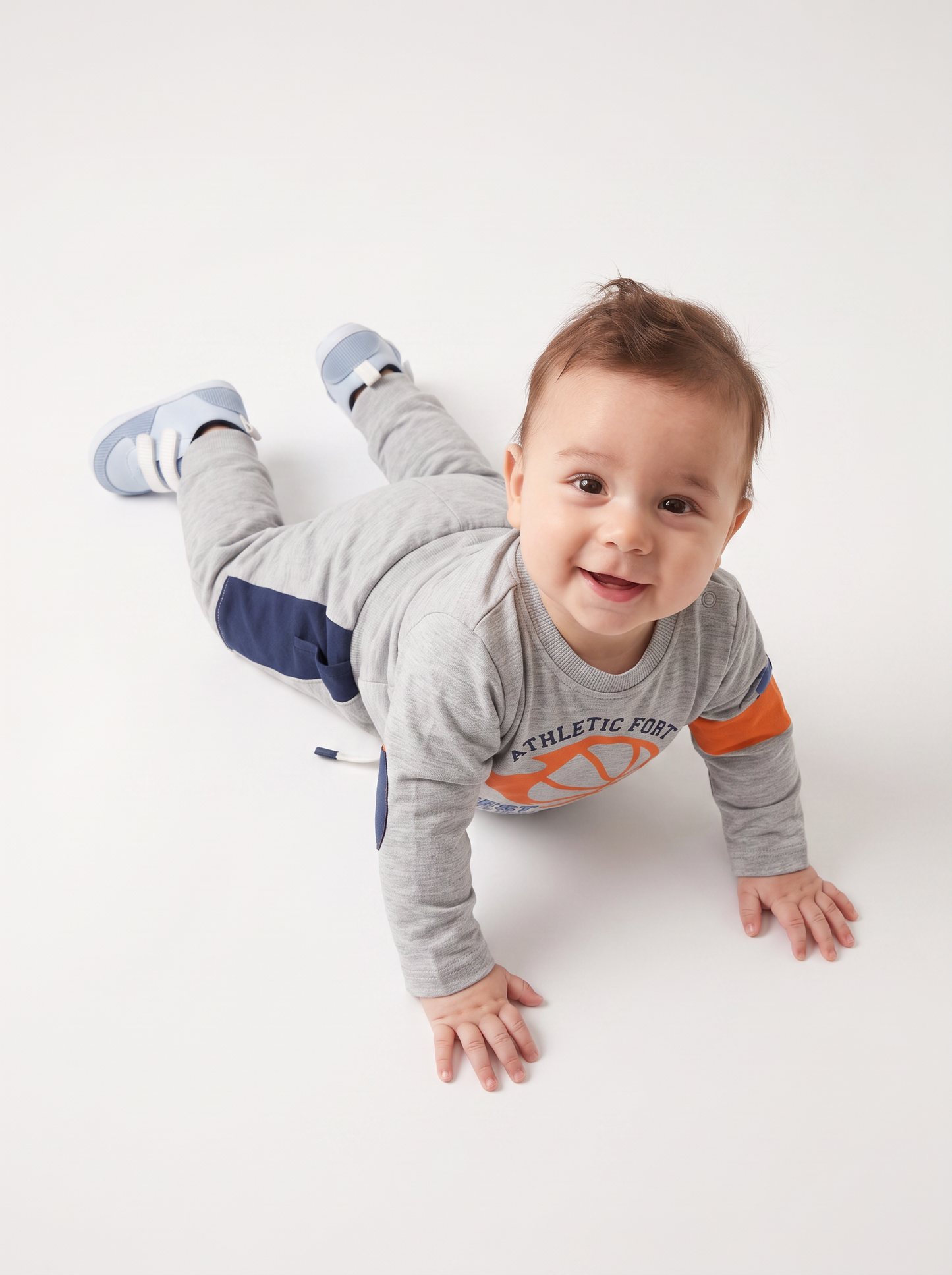 Pantaloni jogger con dettagli a contrasto - Grigio mel.