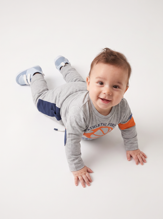 Pantaloni jogger con dettagli a contrasto - Grigio mel.