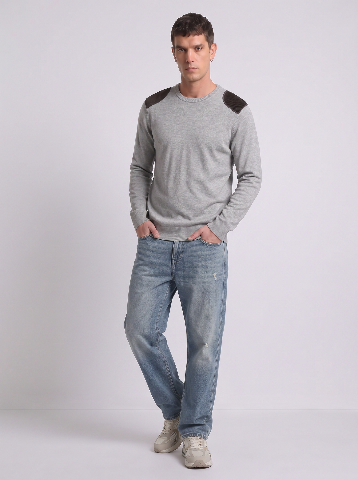 Maglia girocollo slim fit con toppe velluto - Grigio mel.