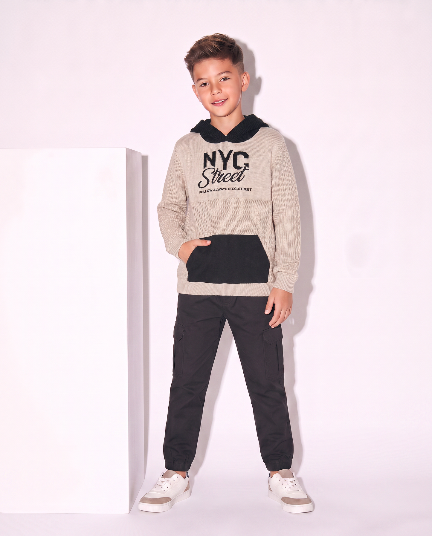 Hooded sweater with jacquard pouch - Beige