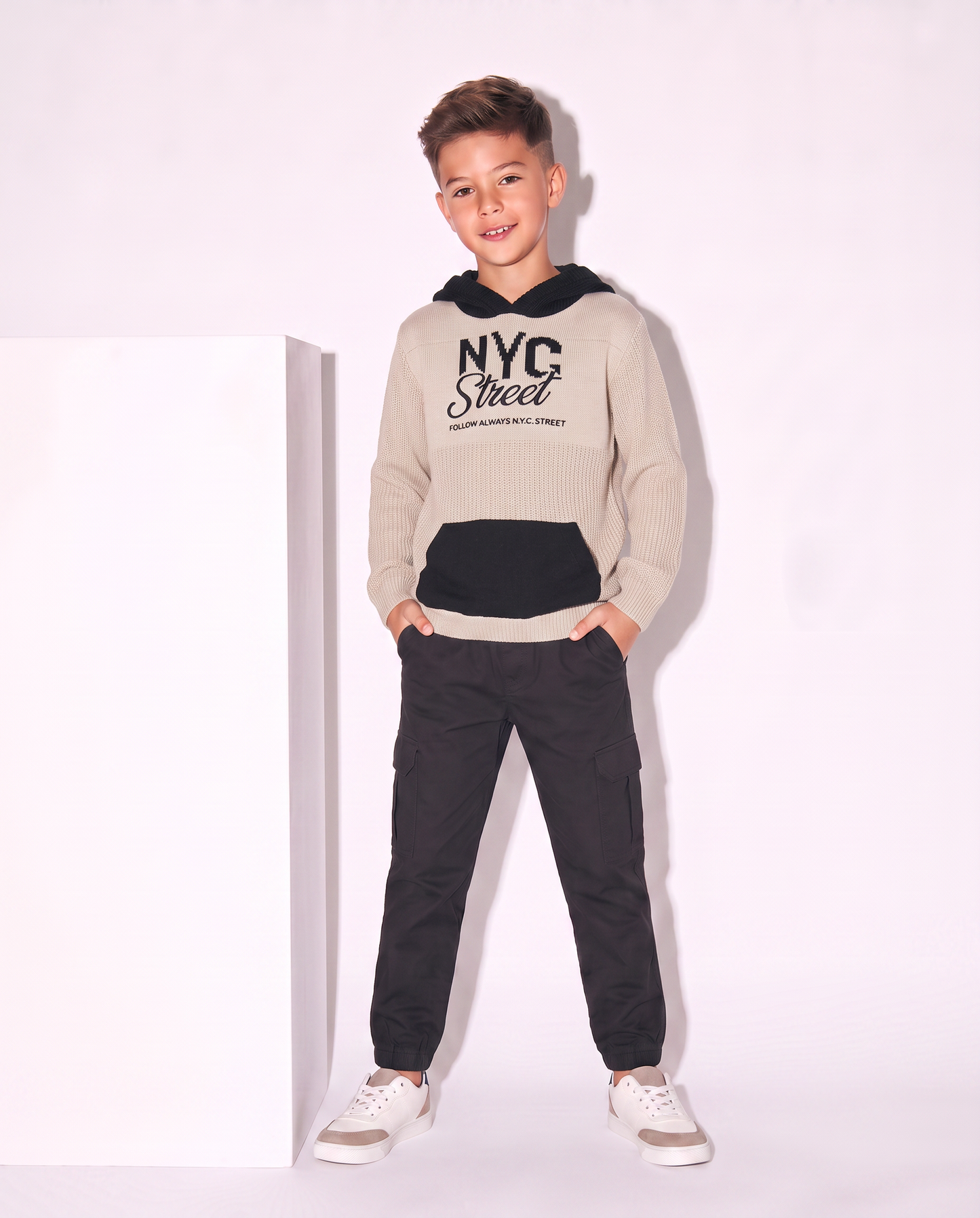 Hooded sweater with jacquard pouch - Beige
