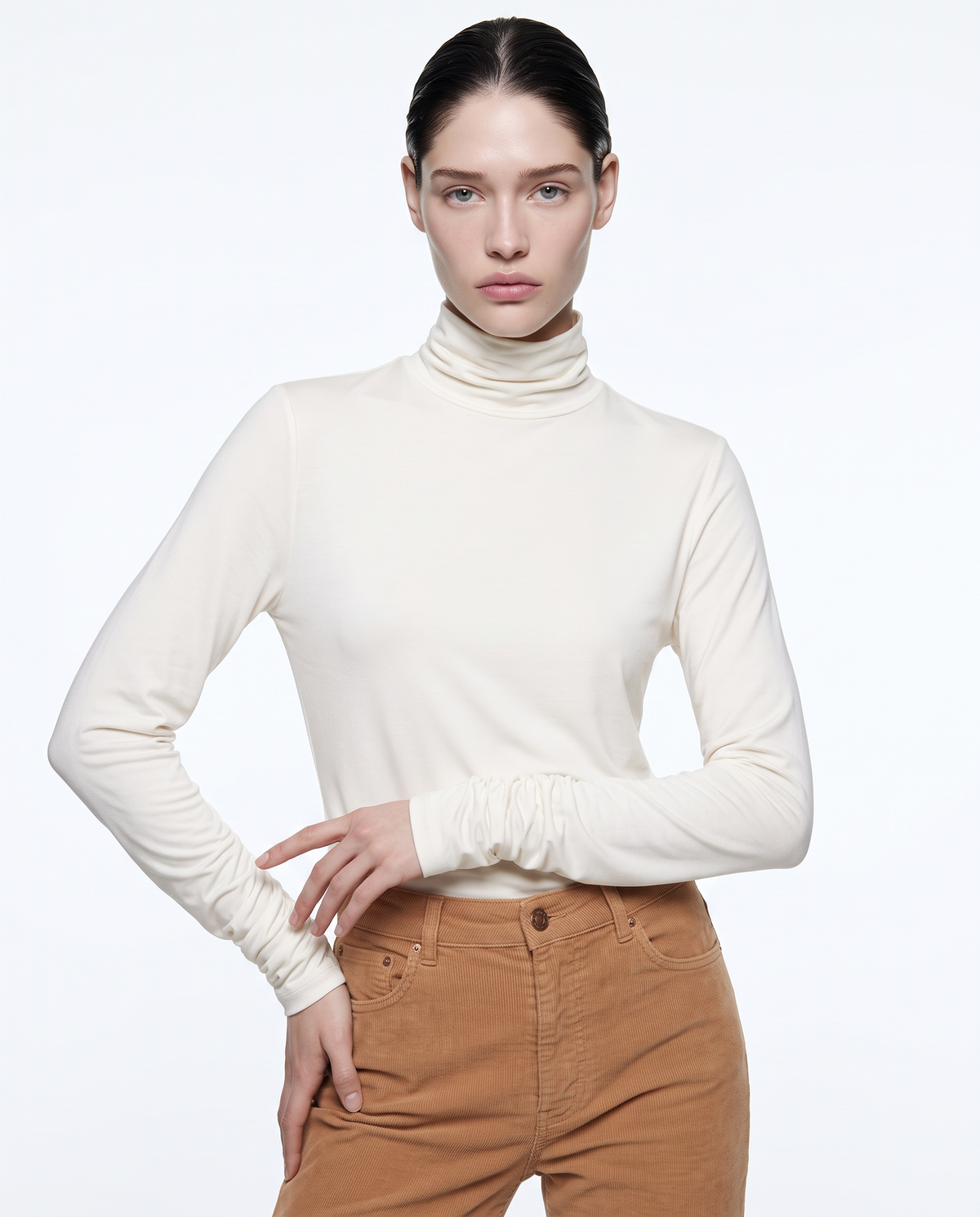 T-shirt collo alto a manica lunga con arriccio - Avorio