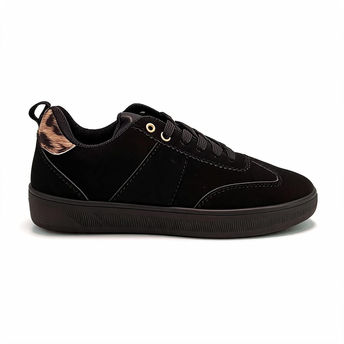 Sneakers nere con dettaglio maculato - Nero