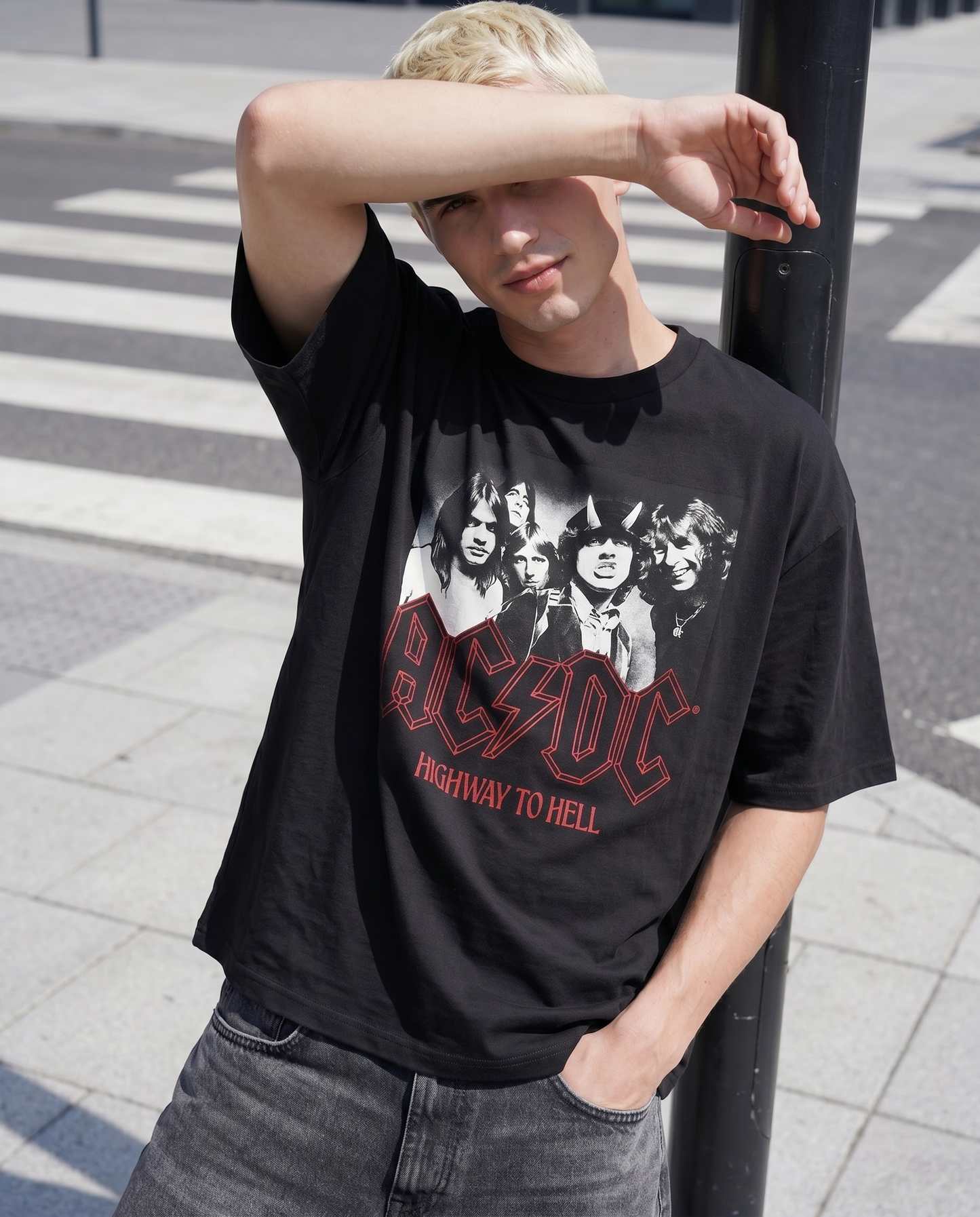 T-Shirt AC DC Uomo Girocollo Boxy Fit - Nero