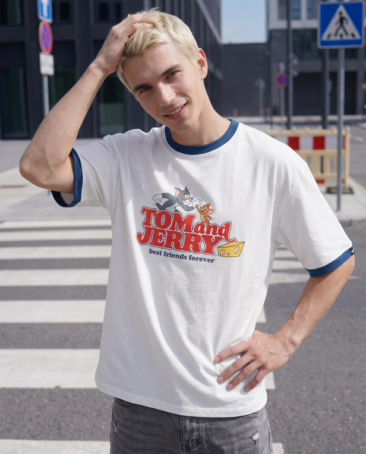 Tom and Jerry Men's Boxy Fit T-shirt - White