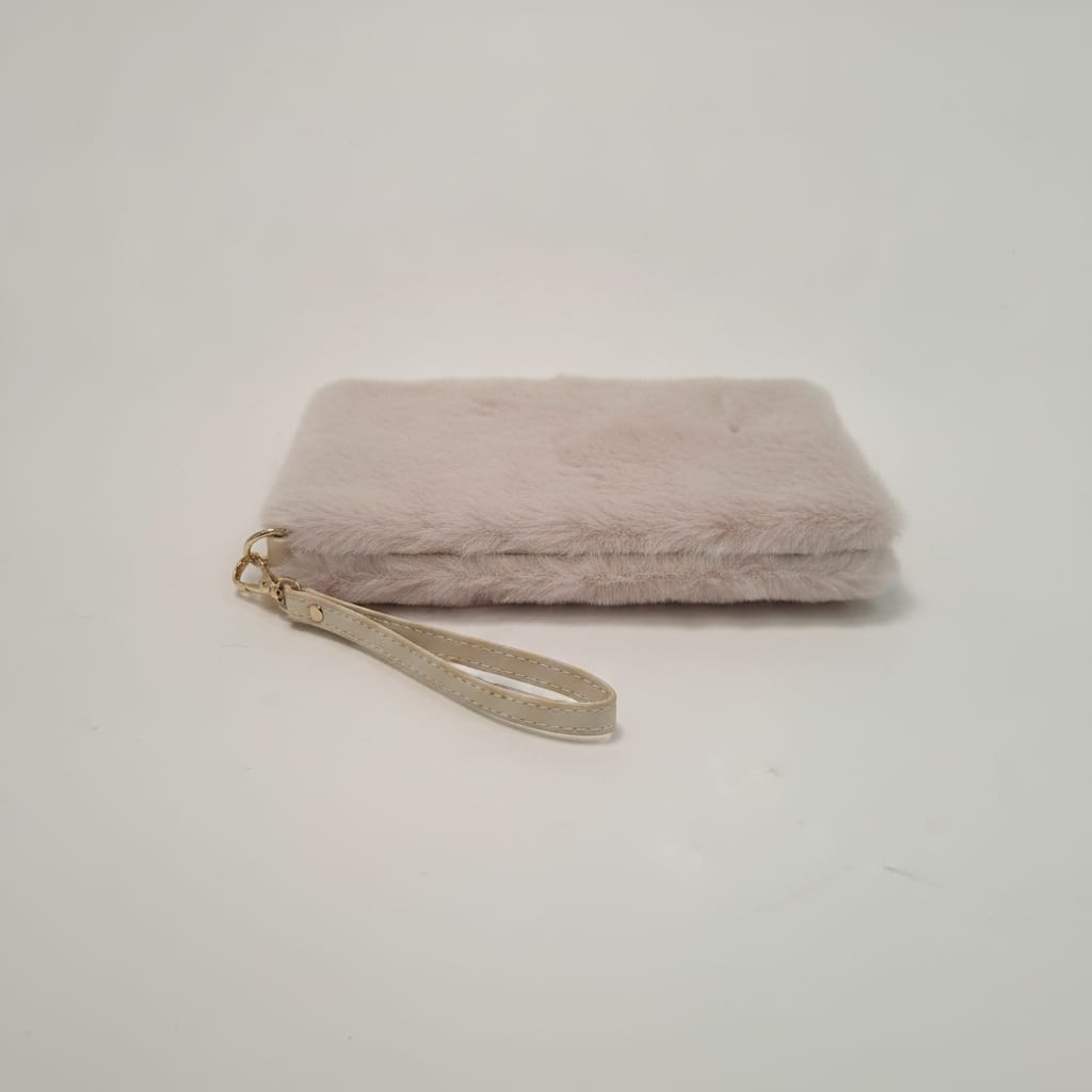 Pochette in finta pelliccia con maniglia - Beige