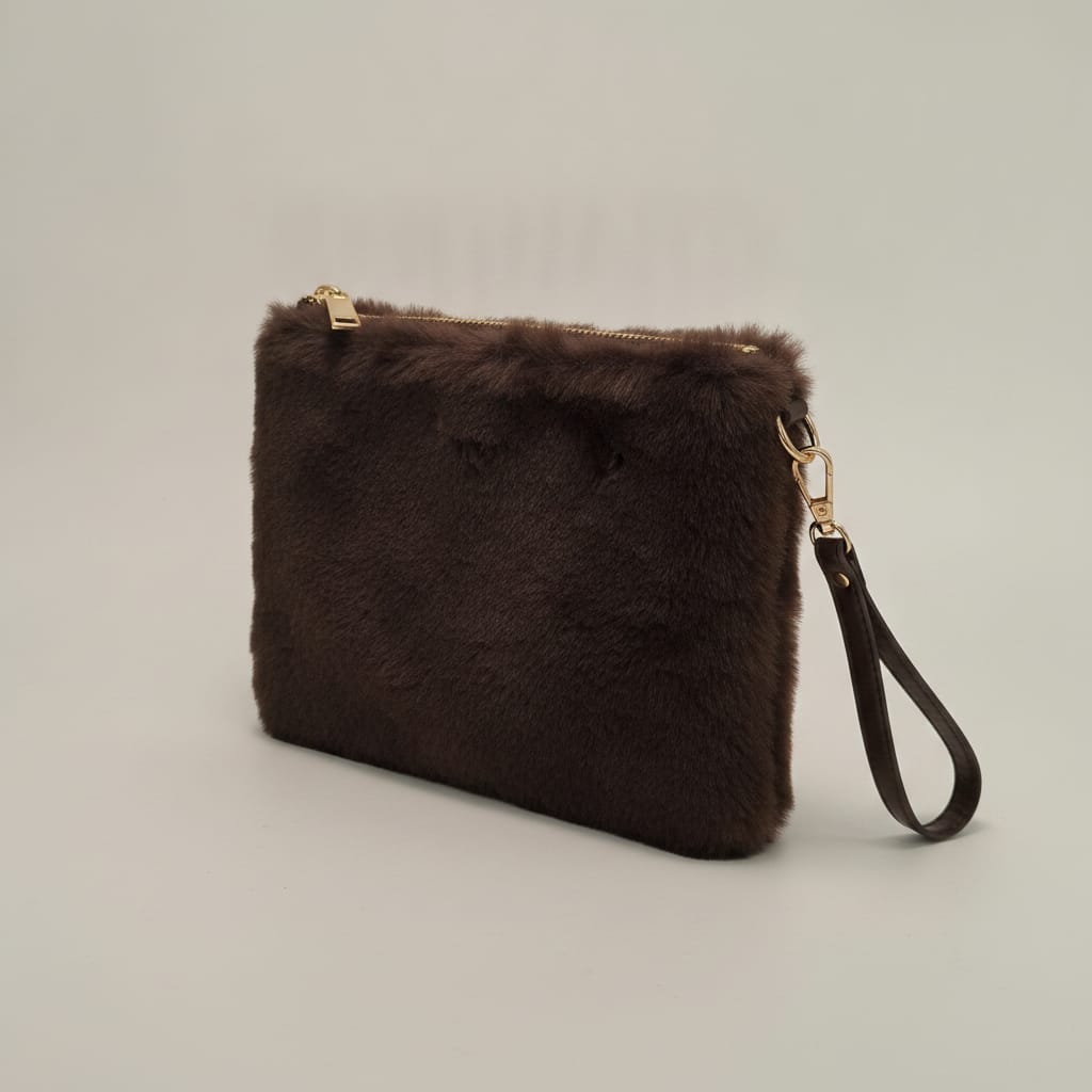 Pochette in finta pelliccia con maniglia - Marrone