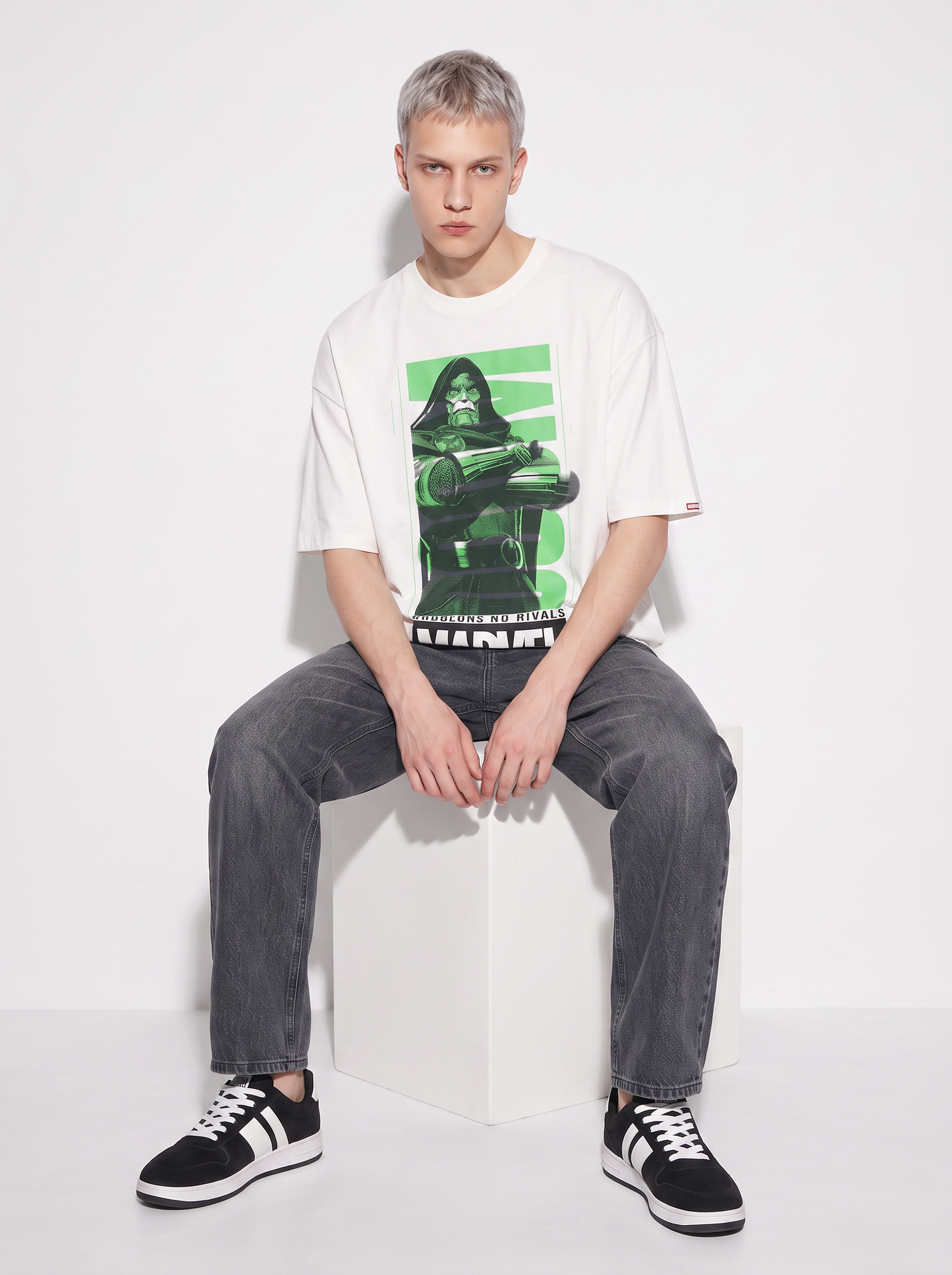 T-shirt Marvel uomo girocollo boxy fit - Bianco