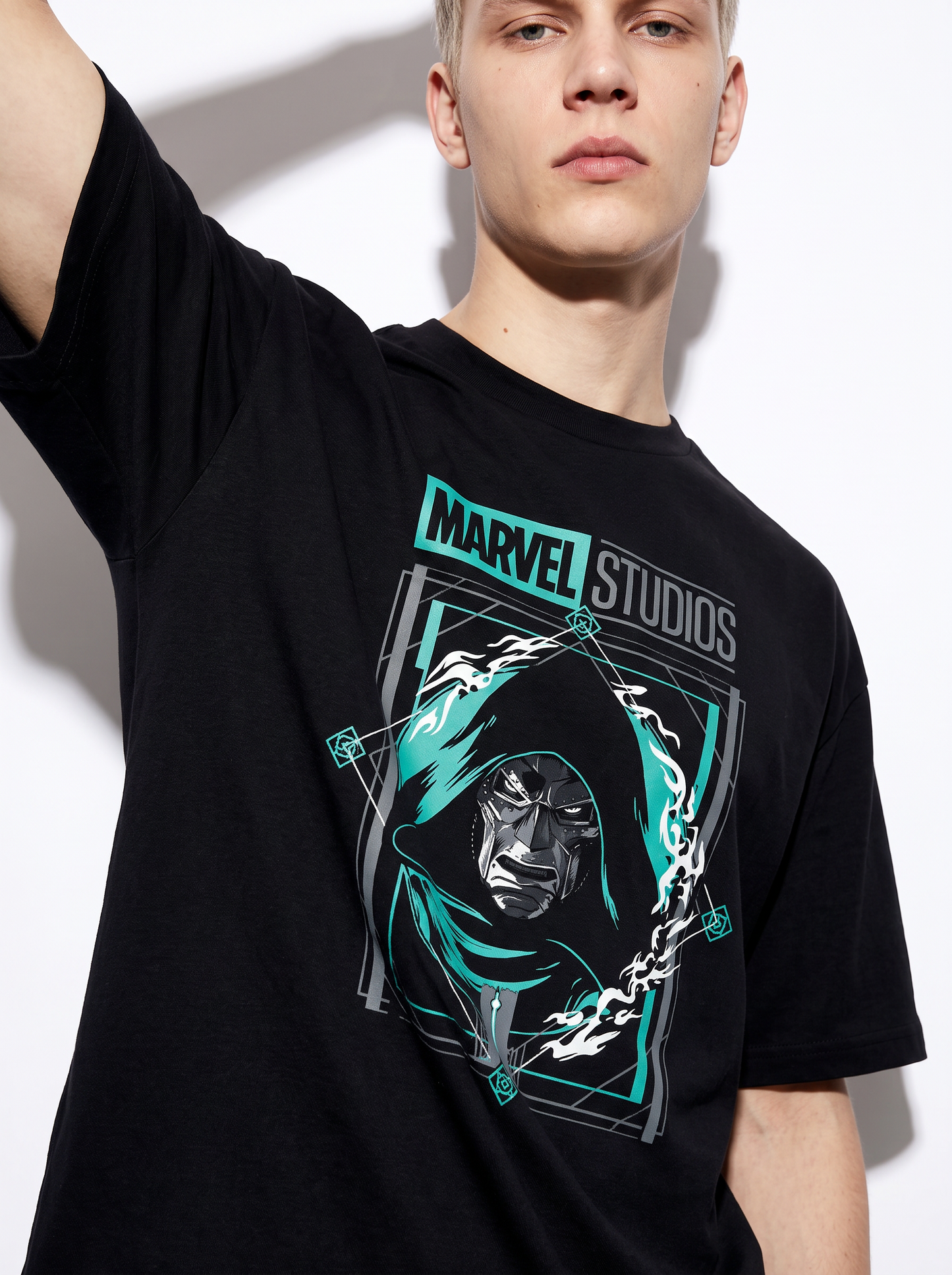 T-shirt Marvel uomo girocollo boxy fit - Nero