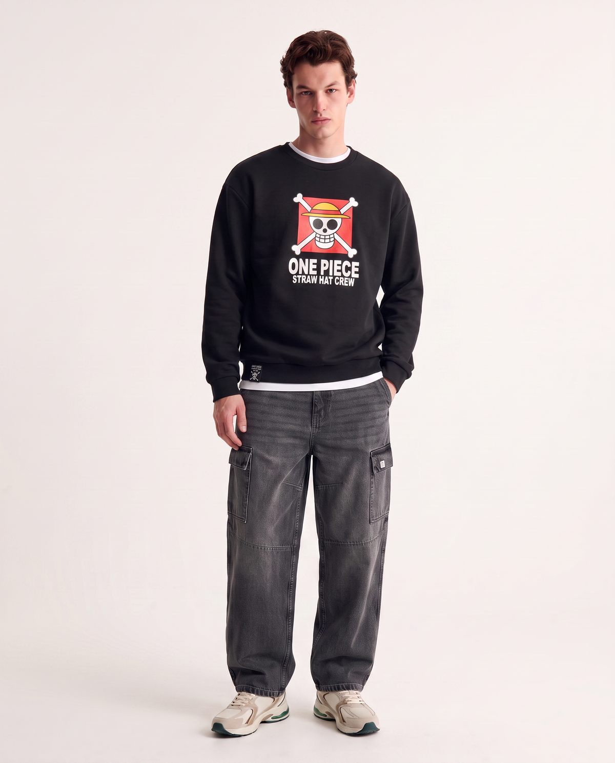 One Piece Crew Neck Sweatshirt Boxy Fit - Black