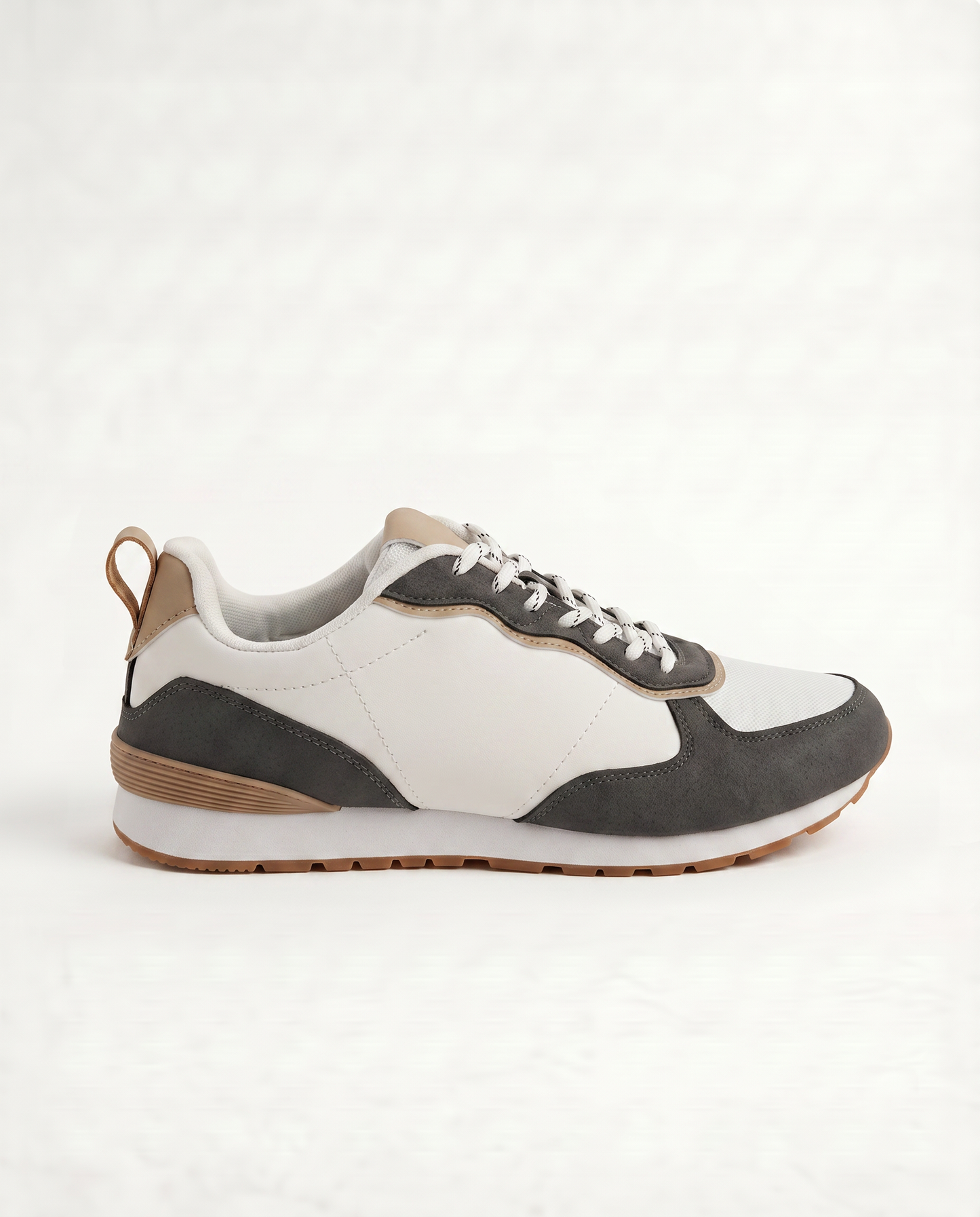 Sneakers bianche con elementi a contrasto - Bianco