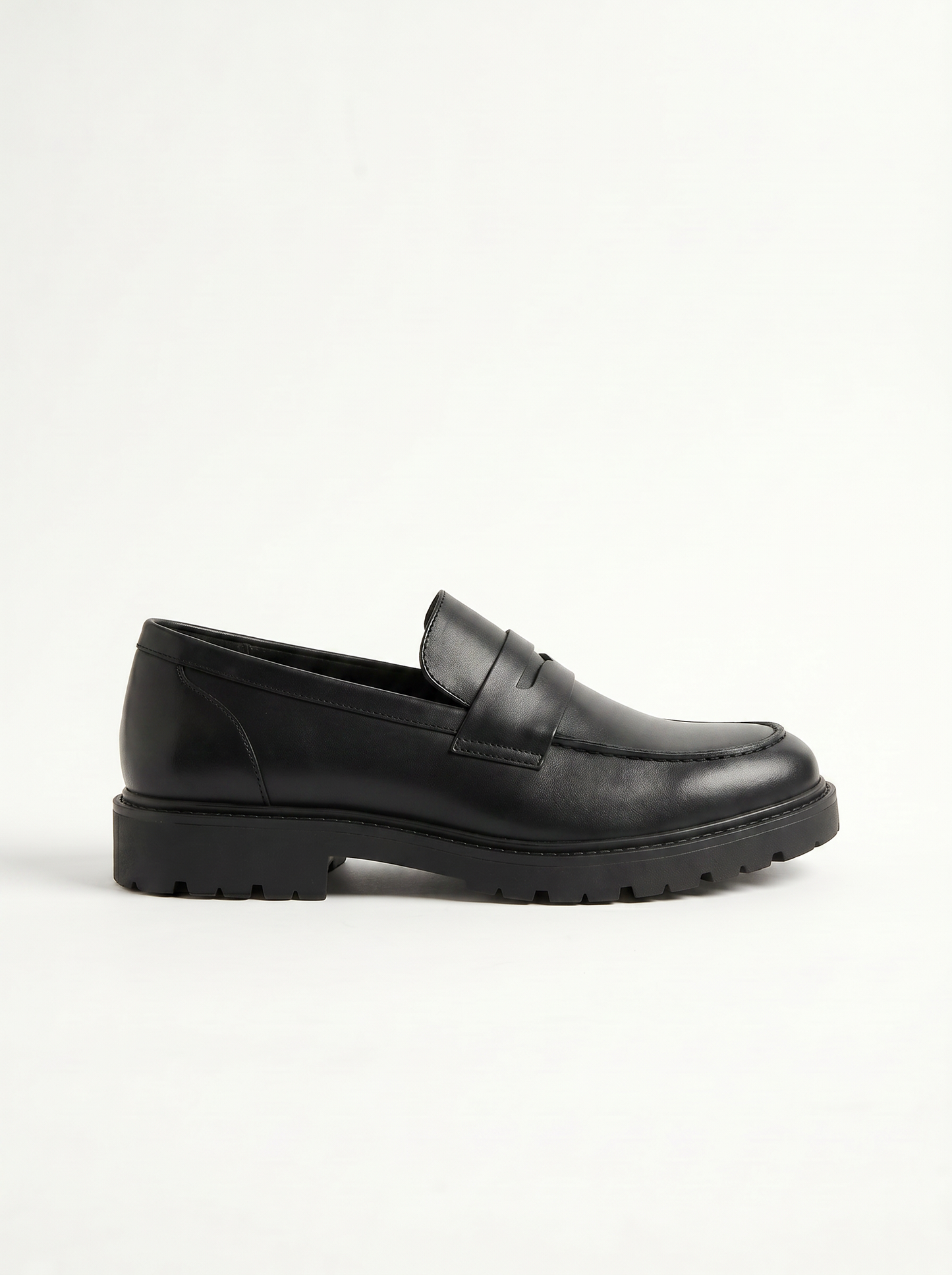 Black moccasin with rock sole - Black