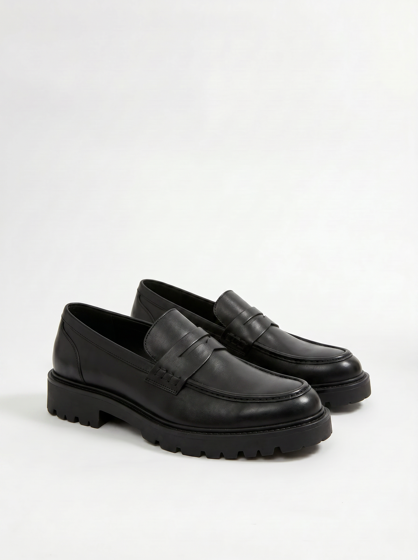 Black moccasin with rock sole - Black