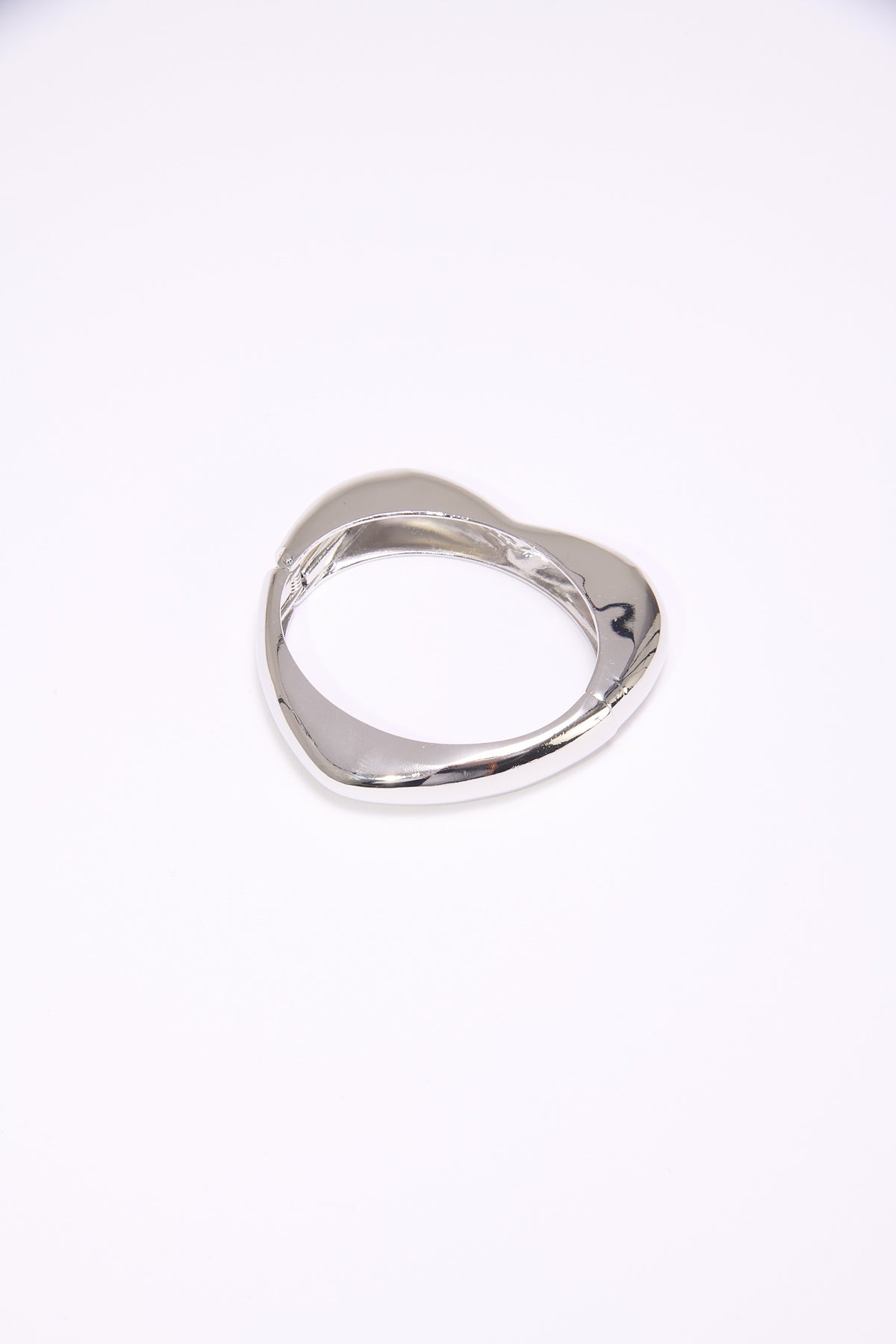 Bracciale rigido a forma di cuore - Argento