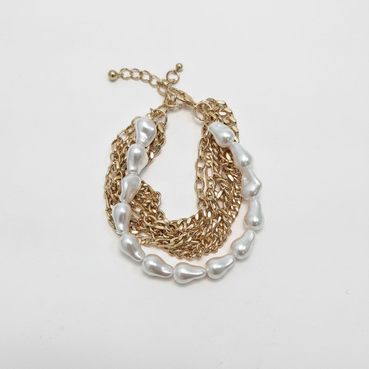 Multi-chain bracelet with elegant pearls - Gold