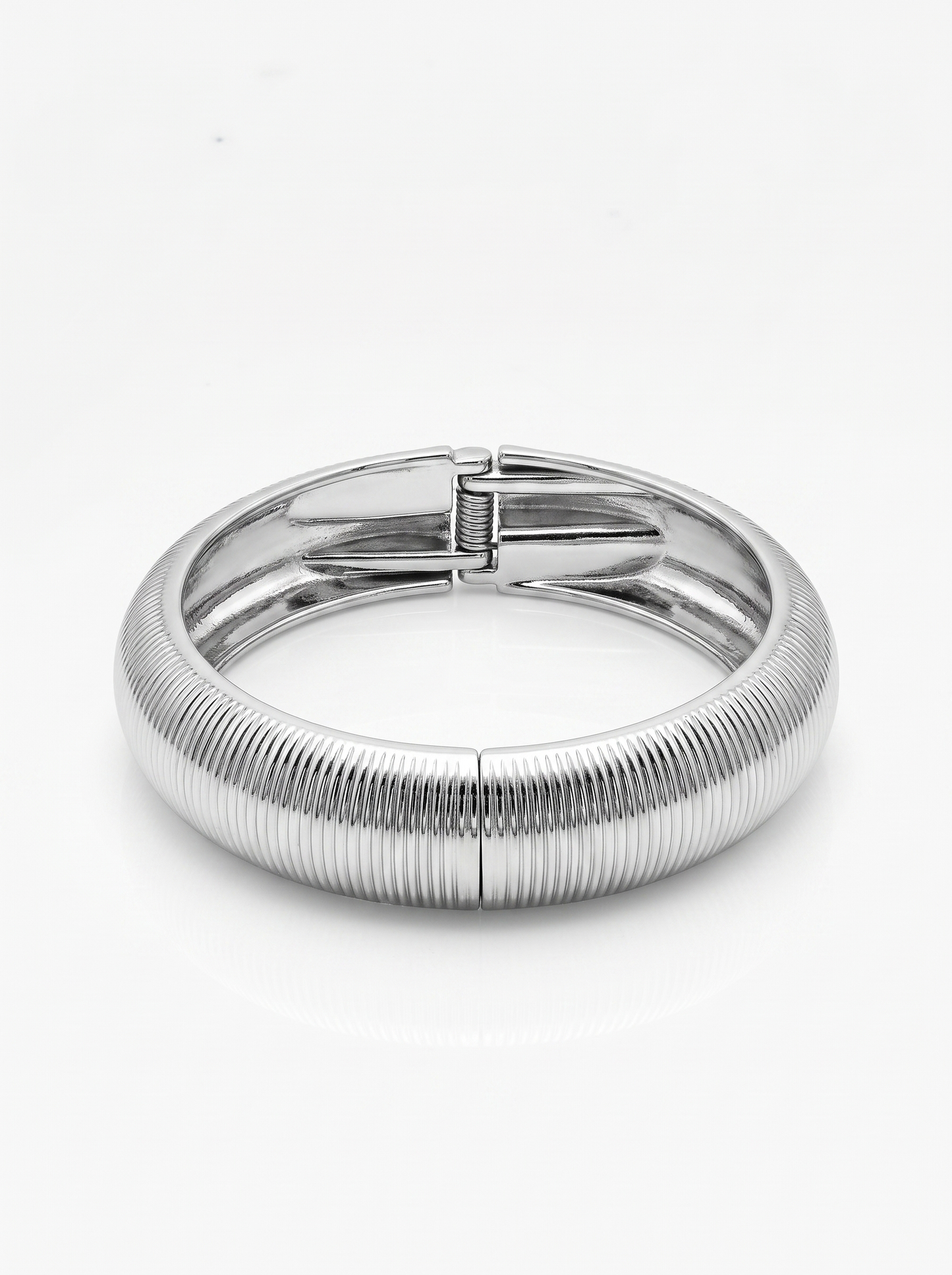 Bracciale rigido con striature eleganti - Argento