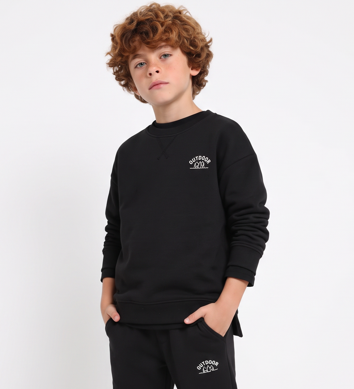Minimal crewneck sweatshirt with print and slits - Black