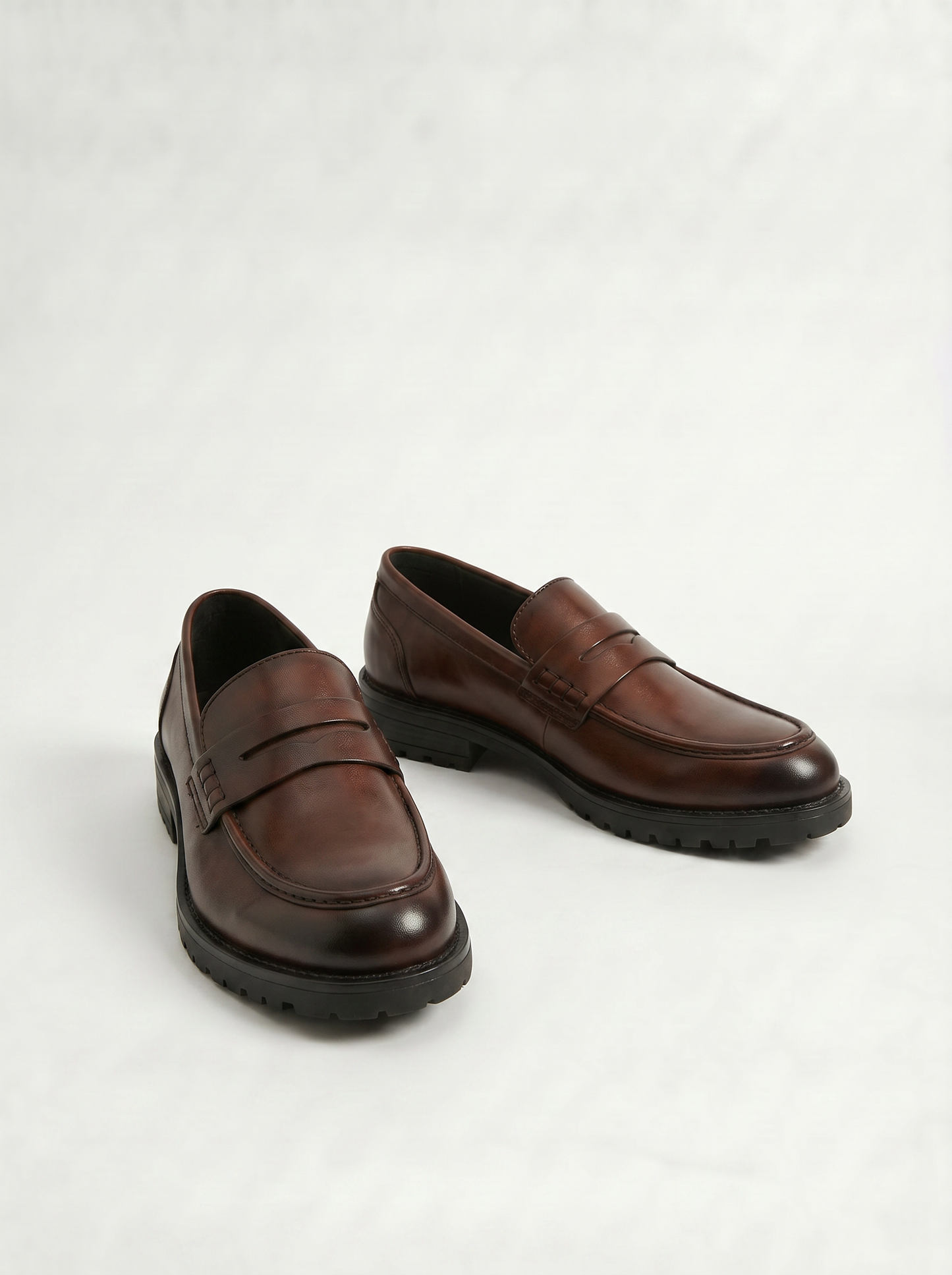 Classic men's moccasin in polyurethane - Brown