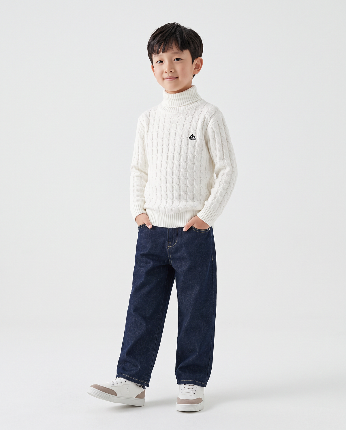 High-neck braided winter sweater - White