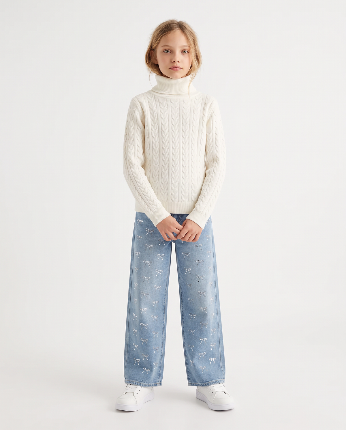 High neck sweater with soft braids - White