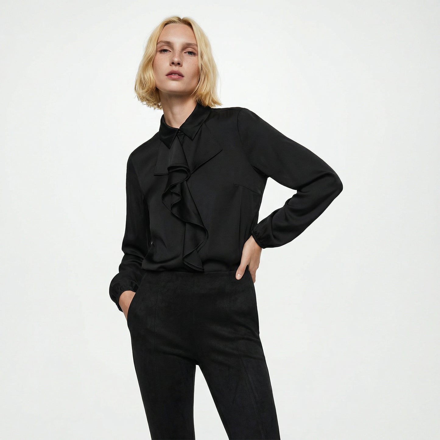 Long sleeve blouse with ruffles - Black