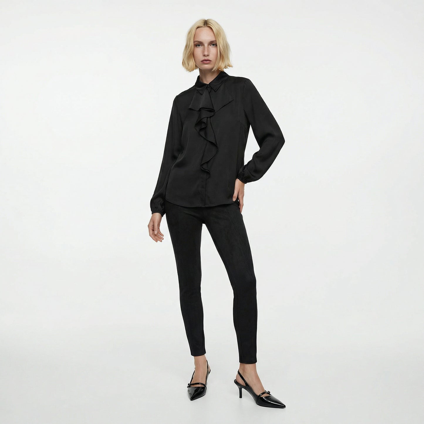 Long sleeve blouse with ruffles - Black