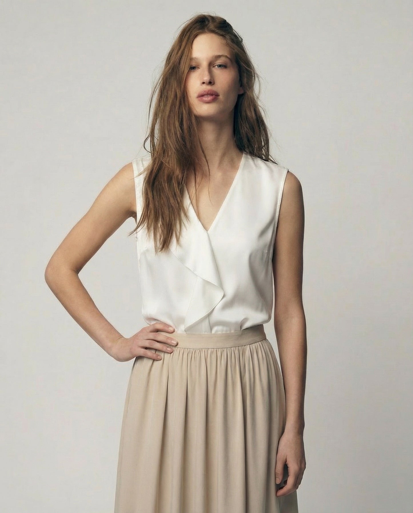 Top con rouches sullo scollo - Bianco panna