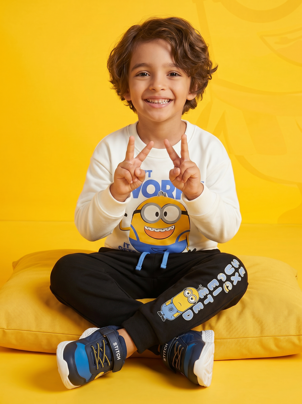 Minions Crewneck Sweatshirt with Print - White