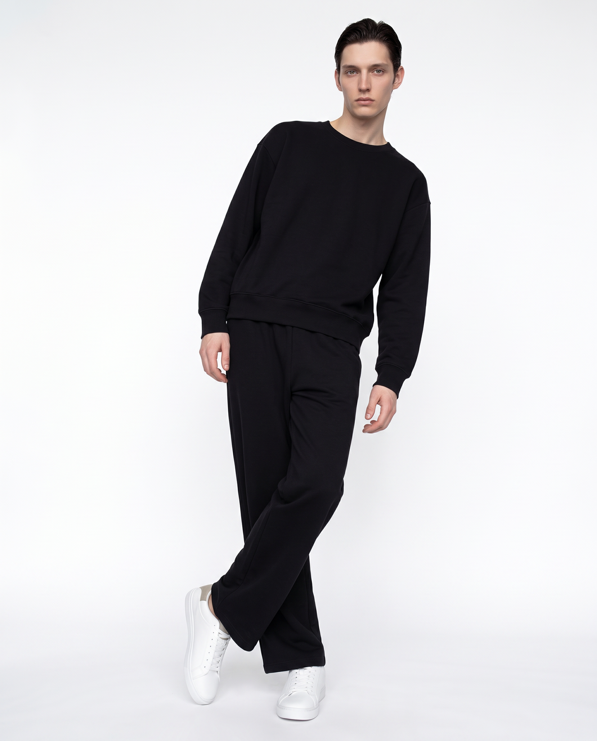 Relaxed Fit Jogger Pants in Interlock - Black