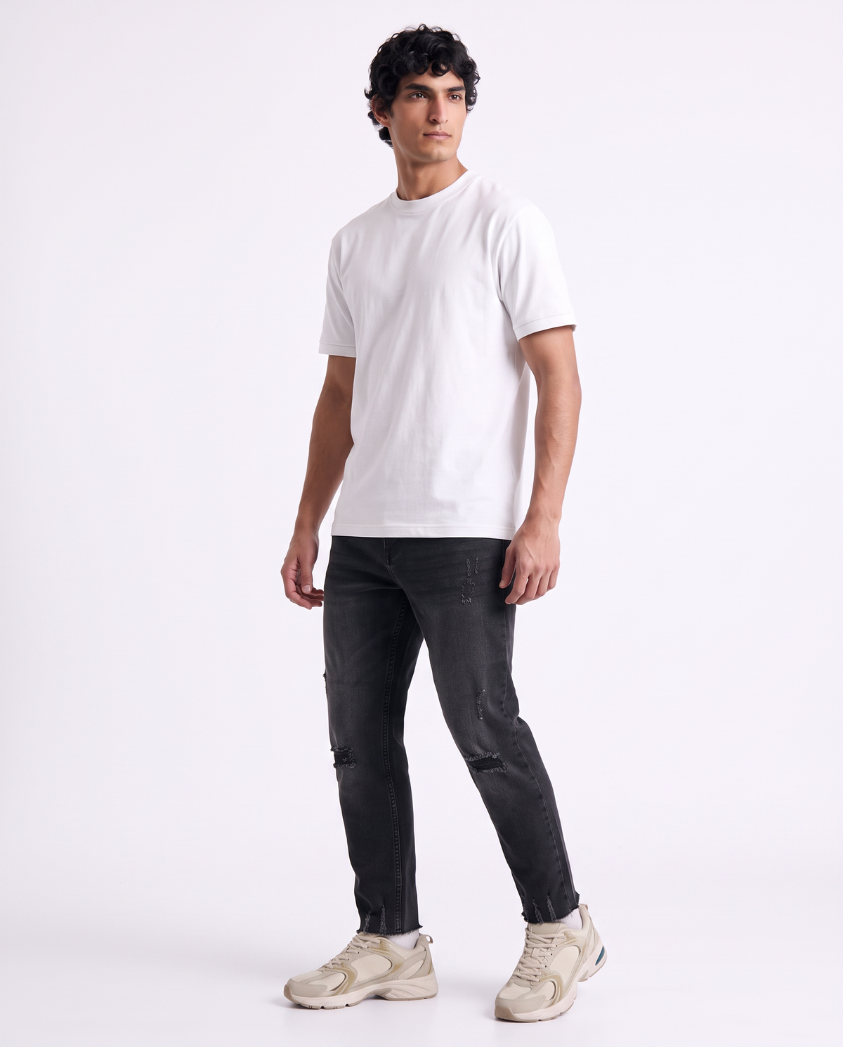 Slim tapered cropped fit jeans with rips - Black