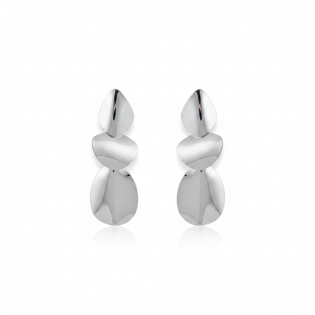 Orecchini pendenti con elementi geometrici irregolari e finitura lucida effetto oro. - Silver