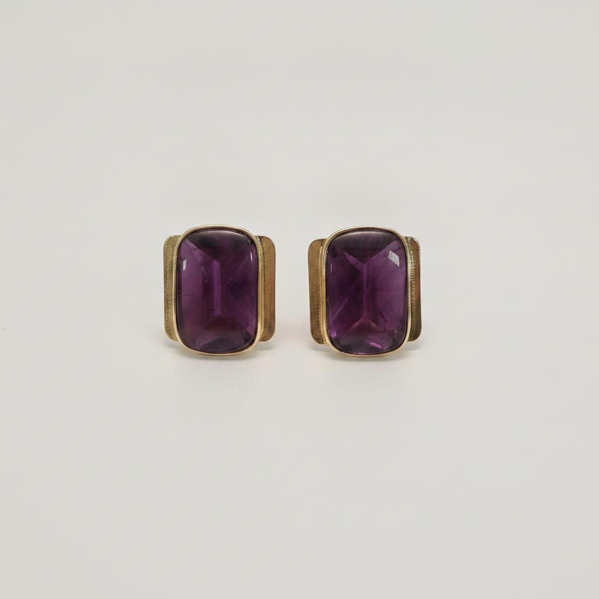 Orecchini bottone con grande pietra - Viola