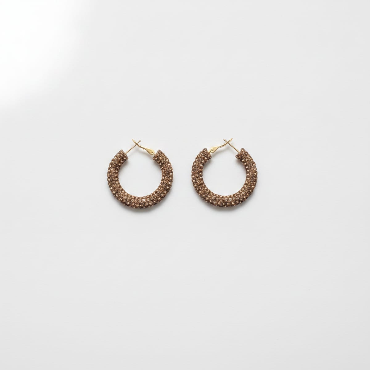 Orecchini a cerchio piccolo con strass - Marrone