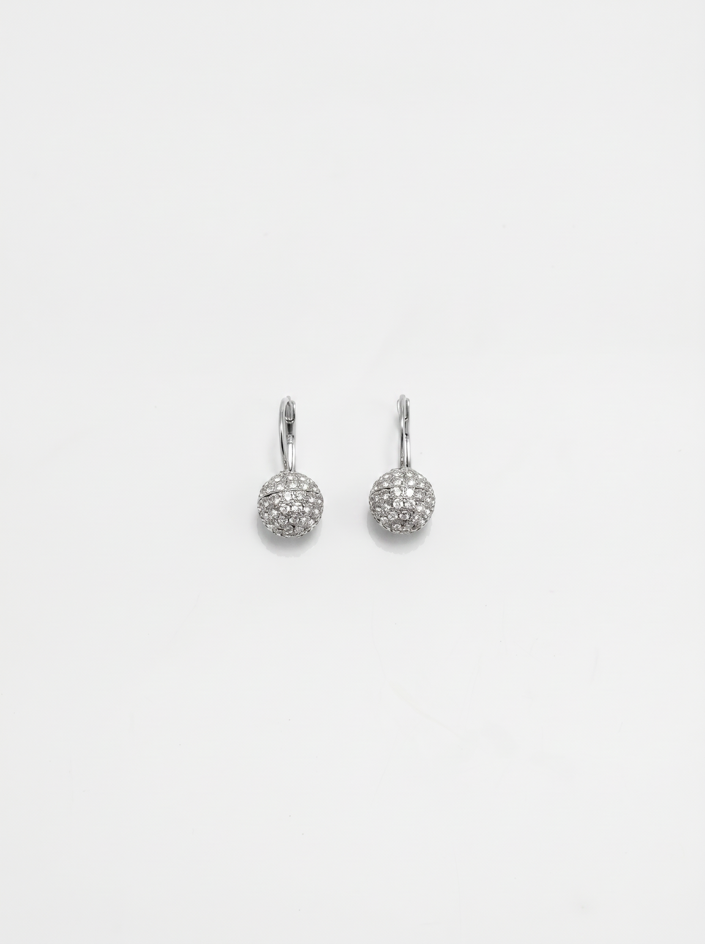 Ball earrings with sparkling rhinestones - Silver