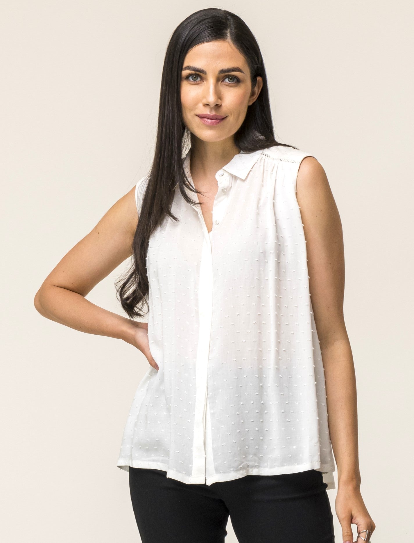 Camicia smanicata in viscosa leggera con inserti su spalla - Bianco latte