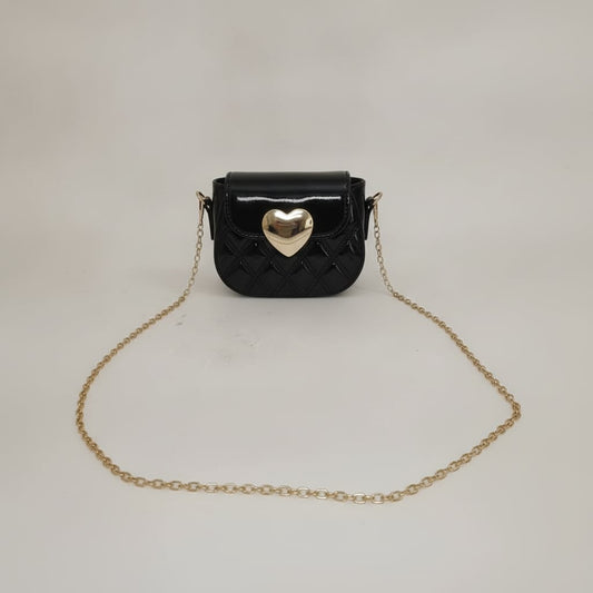 Borsetta lucida con cuore metallico - Nero