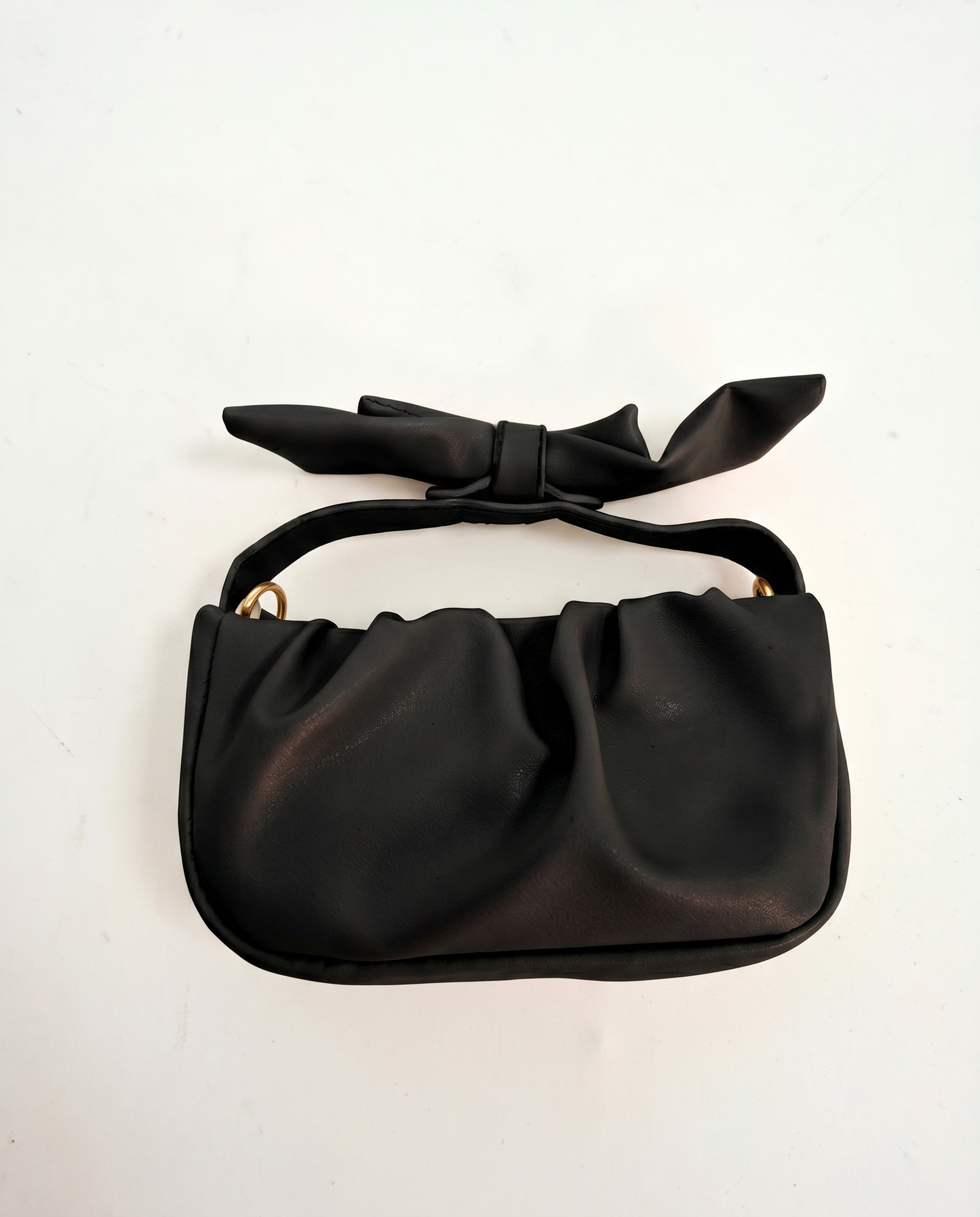Borsetta arricciata con fiocco grande - Nero