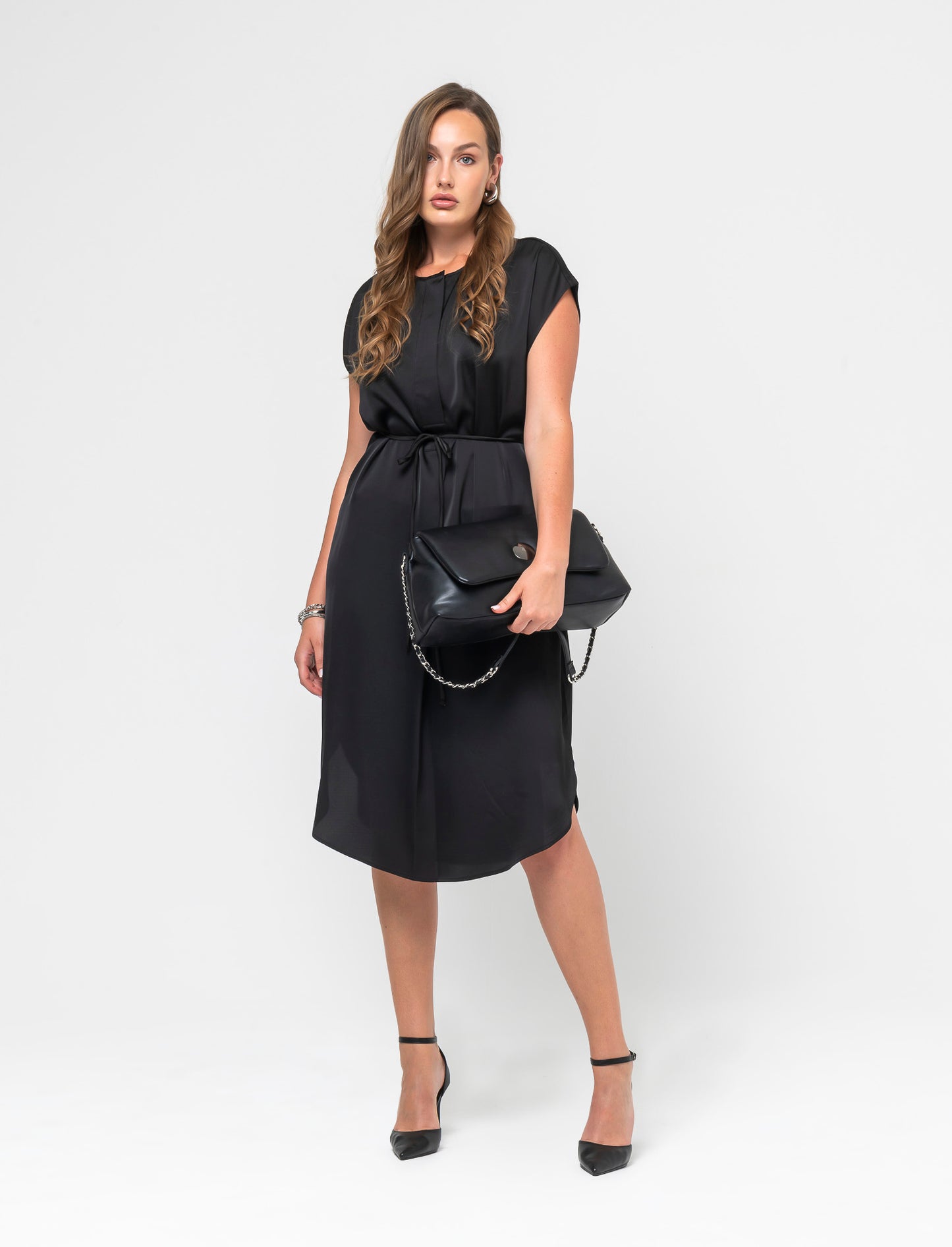 Elegant Midi Dress with Half Sleeves Regular Fit Satin Effect - Black