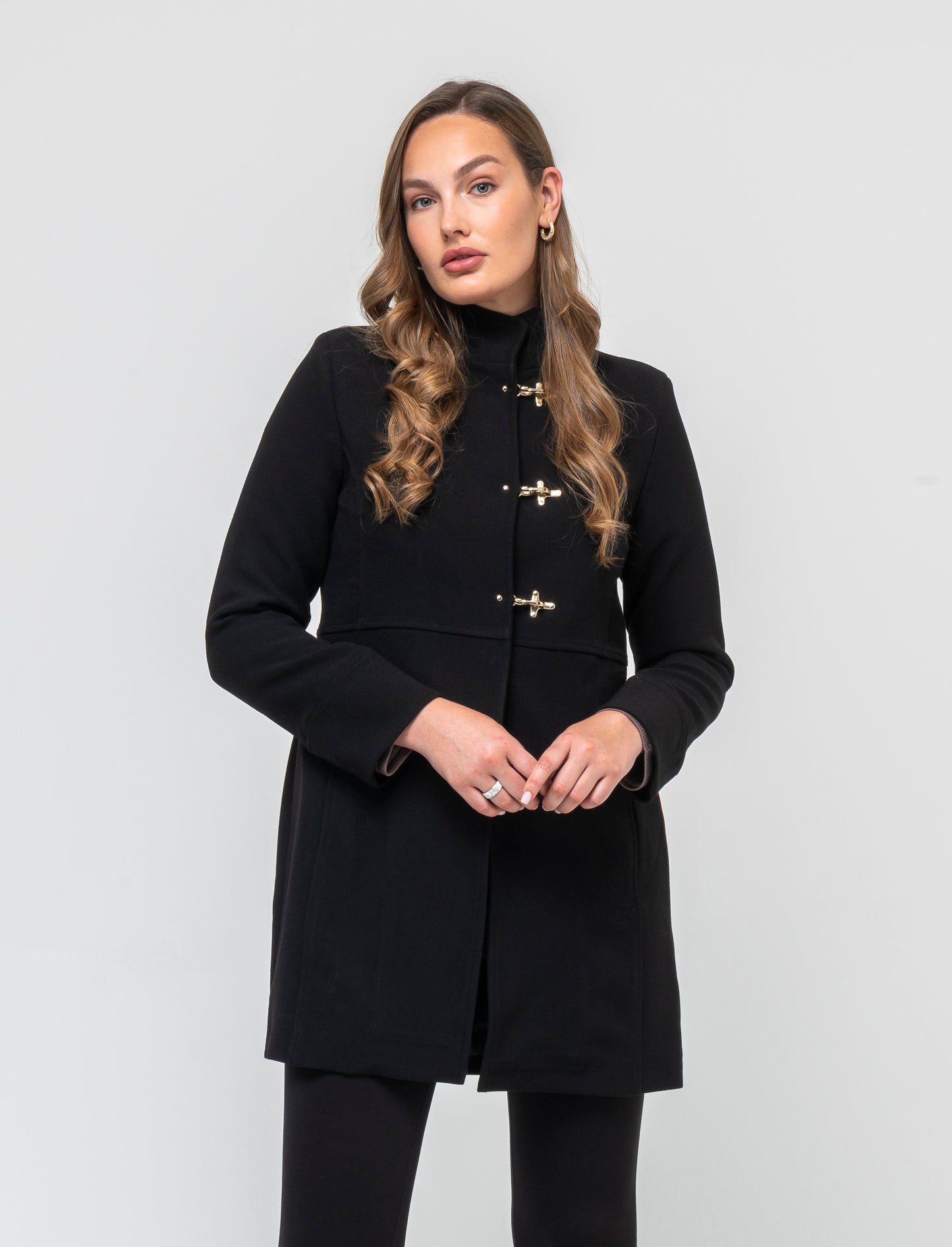 Basic Slim Fit Women's Coat with Metal Closure - Black