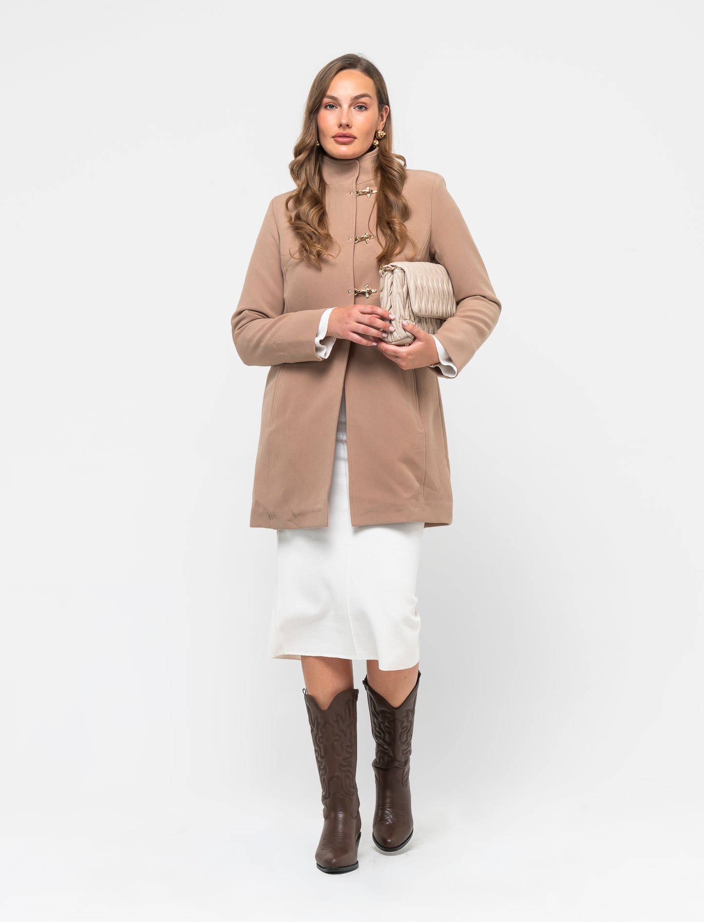 Basic Slim Fit Women's Coat with Metal Closure - Beige